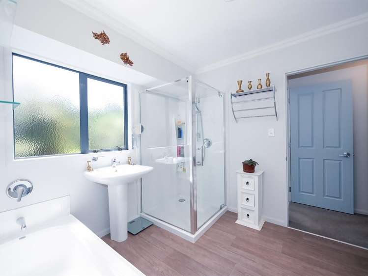 2 Ross Street Opua_17