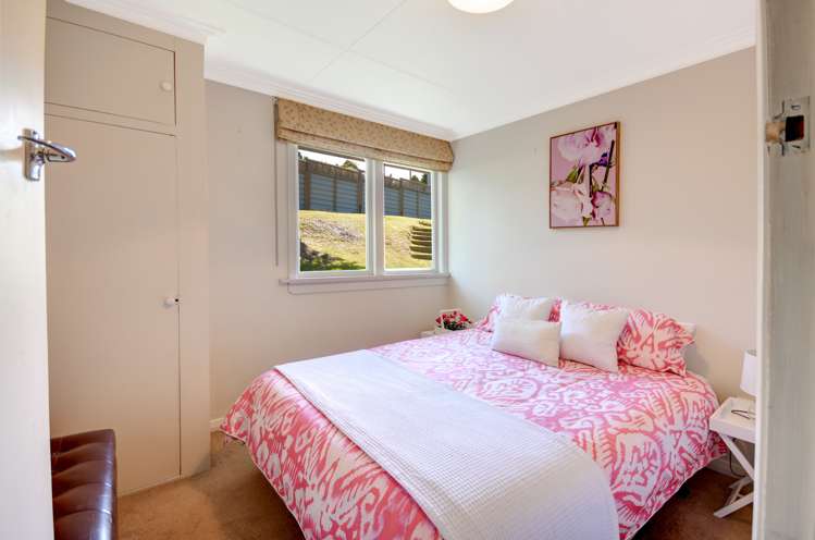 6 Gilkison Street Halfway Bush_12