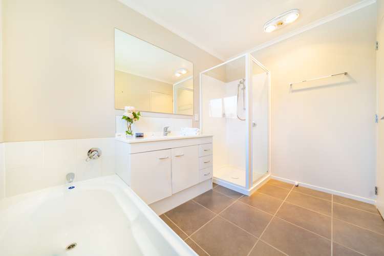 8 Mcewen Crescent Riverstone Terraces_10