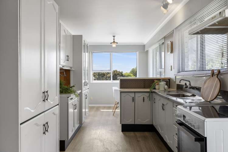 42 Matua Road Matua_9