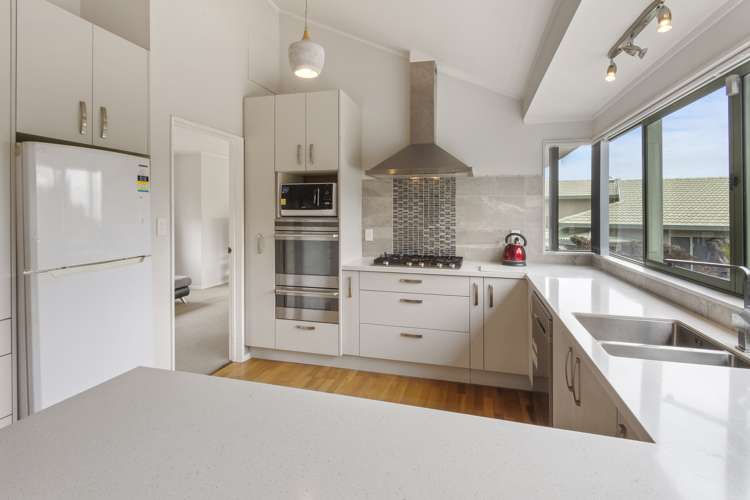 21 Silkwood Grove Totara Heights_0