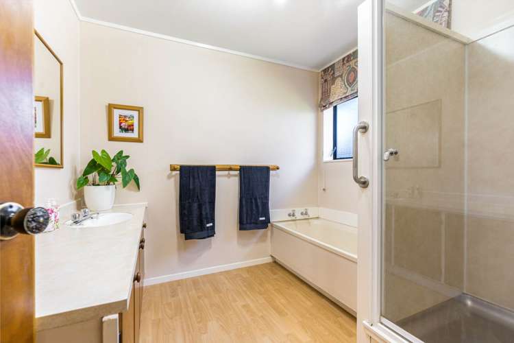 4/4 Fraser Road Narrow Neck_12
