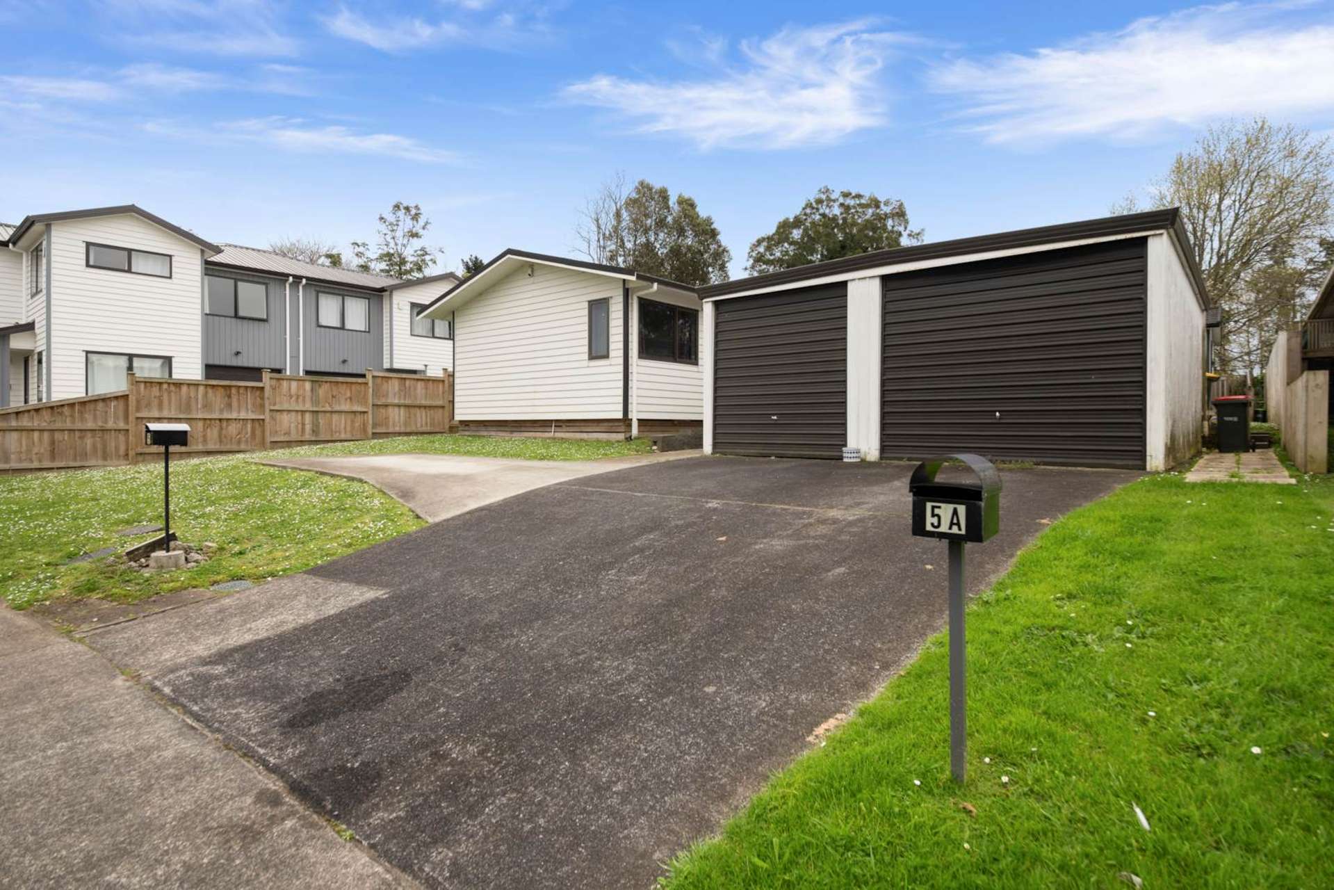 5 & 5a Pinehurst Place Wattle Downs_0