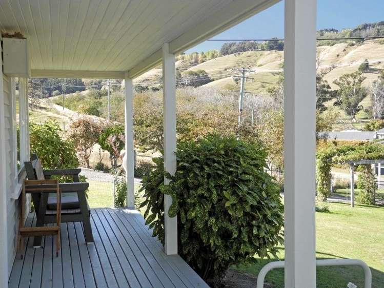 1 Pipers Valley Road Duvauchelle_14