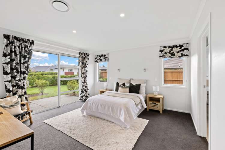 45 Vernon Drive Lincoln_10