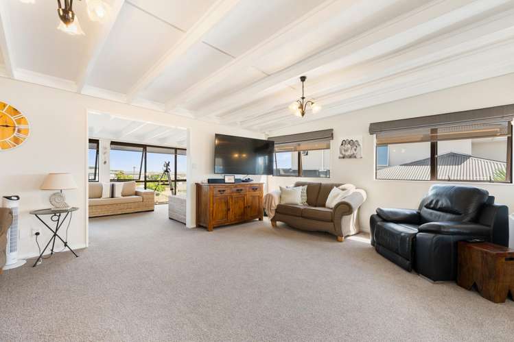 8 Roore Street Foxton Beach_11