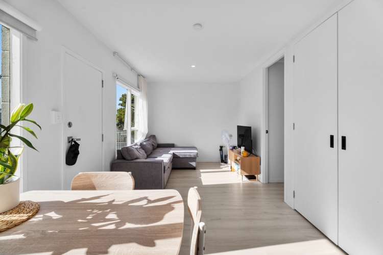 6/4 Averill Avenue 1704_4