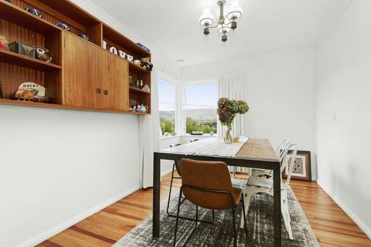 64 Larsen Crescent Tawa_7