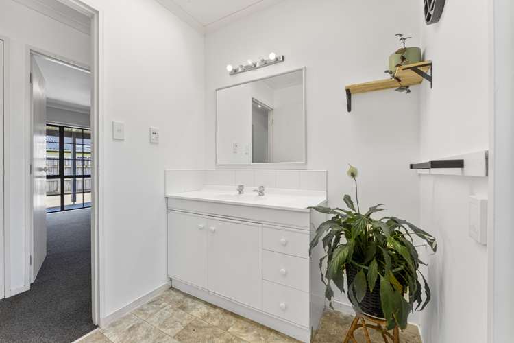 23 Charles Cross Street Longburn_10