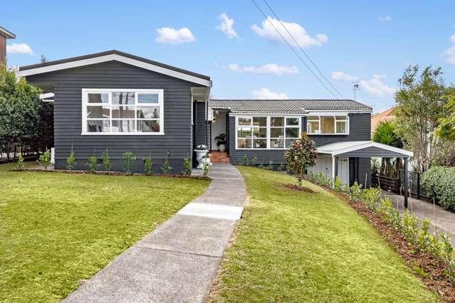 Sought After 809m² Glendowie Entry Level