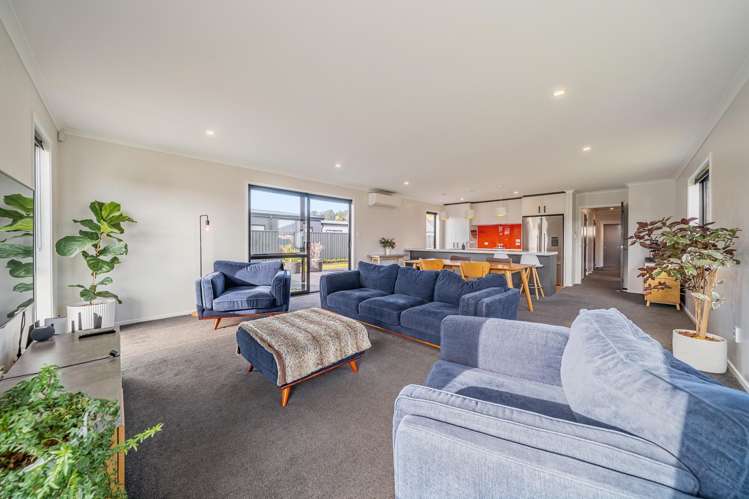 21 Te Kaeaea Crescent Wallaceville_2