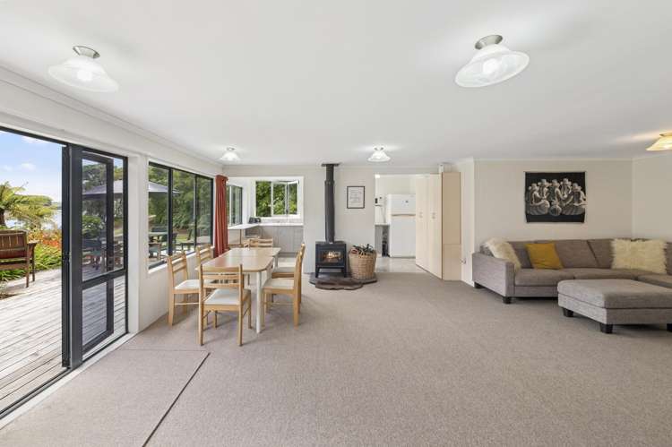 11 Chingford Road Lake Rotoma_5