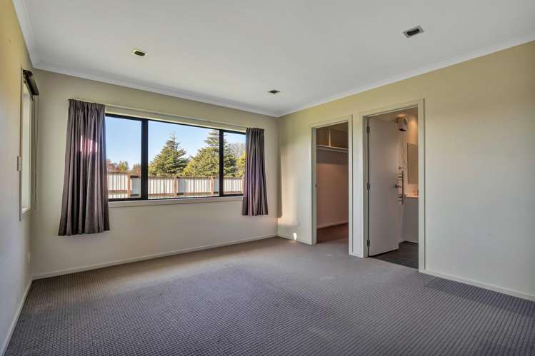 40 Montague Grove Stratford_14