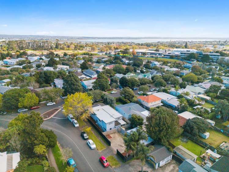 1 Mark Road Mt Albert_37
