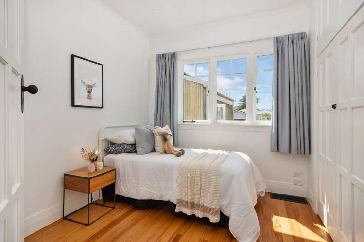 25 Tui Street Point Chevalier_18