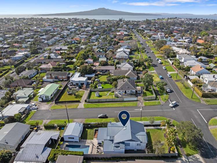 38 Aramoana Avenue Devonport_10