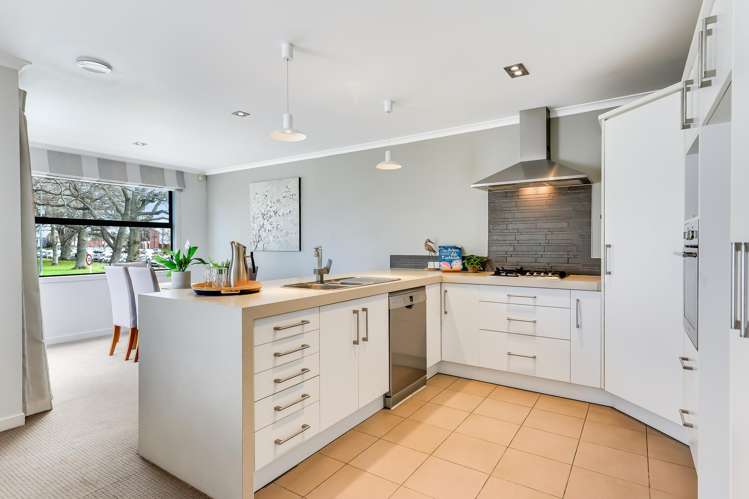 132d Firth Street Hamilton East_16