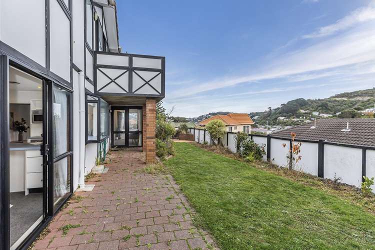 2 Erskine Close Island Bay_7