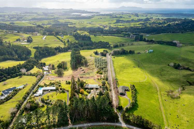 212 Staniforth Road Kaiwaka_28