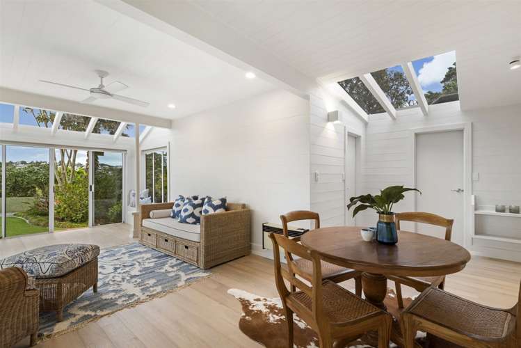 1/3 Beach Road Castor Bay_12