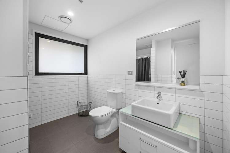 610/18 Beach Road Auckland Central_10