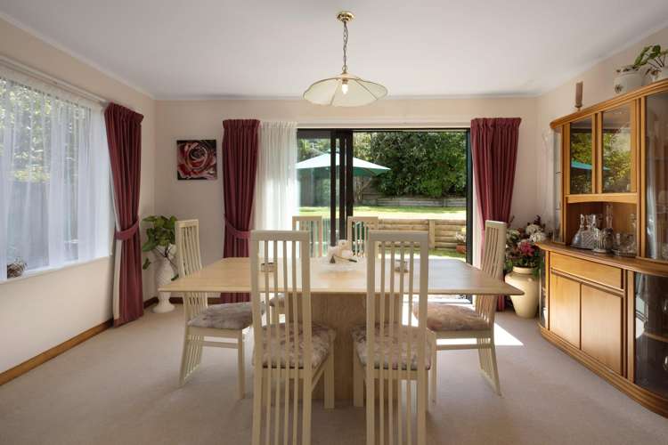 30 Thatcher Crescent Crofton Downs_5