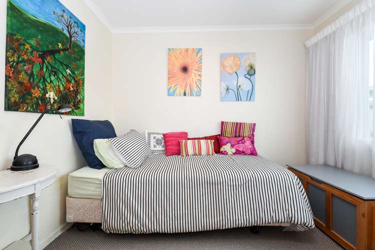 32 Carroll Place Owhata_17