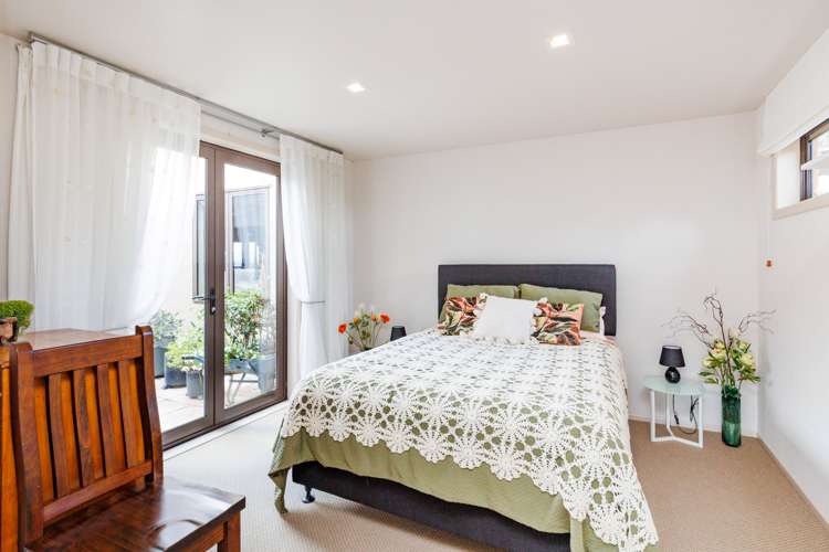 109 Junction Road Halcombe_19