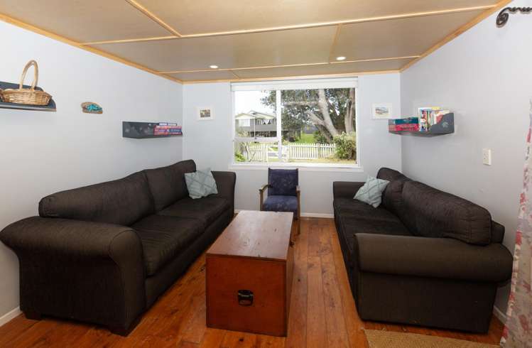 5 Bayly Street Baylys Beach_8