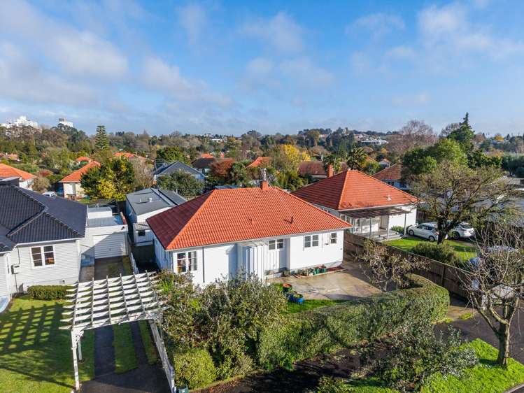 61 Macfarlane Street Hamilton East_13