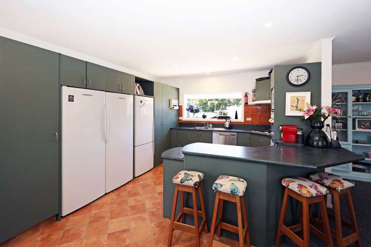 7 Waitaki Drive East_2