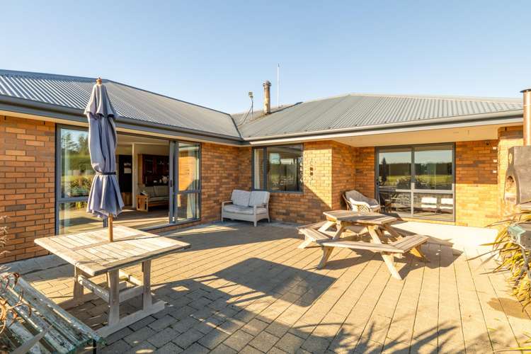 2233 South Eyre Road Eyrewell_14