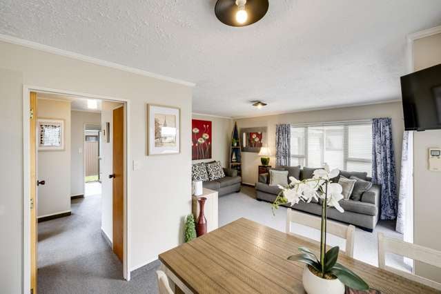 Charming Rear Unit in a Prime Napier Location