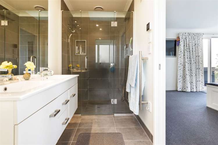 129 Marlborough Ridge Drive Fairhall_12