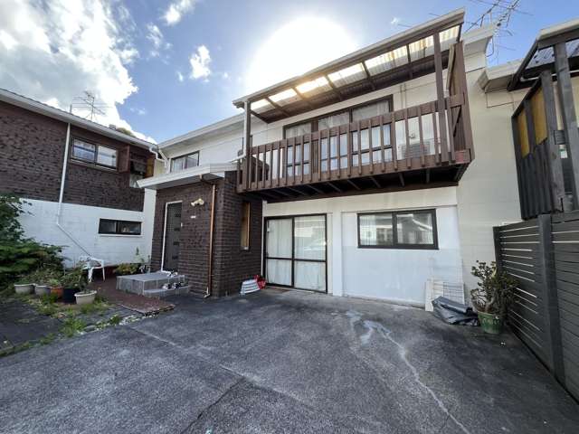 Spacious 3-Bedroom Home in Double Grammar Zone