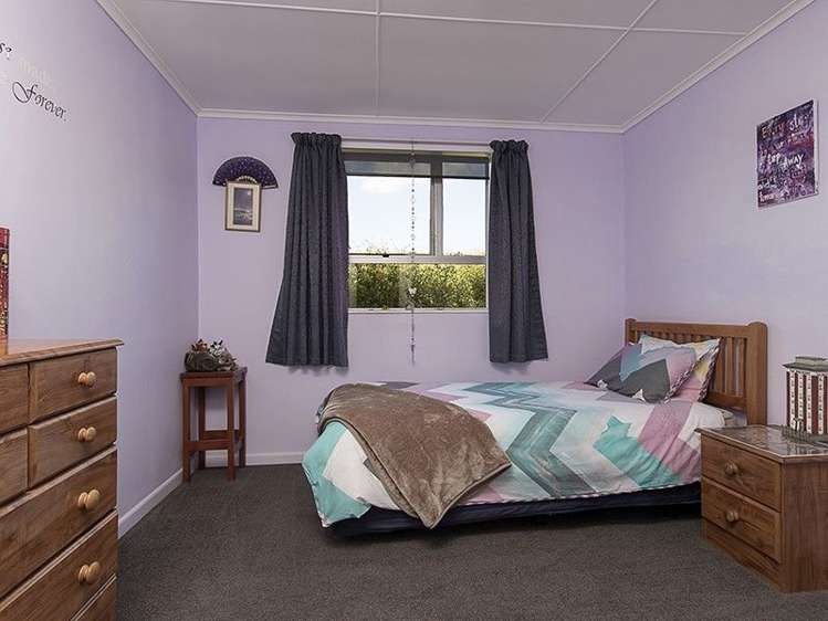 64 Wharf Road Clarks Beach_4