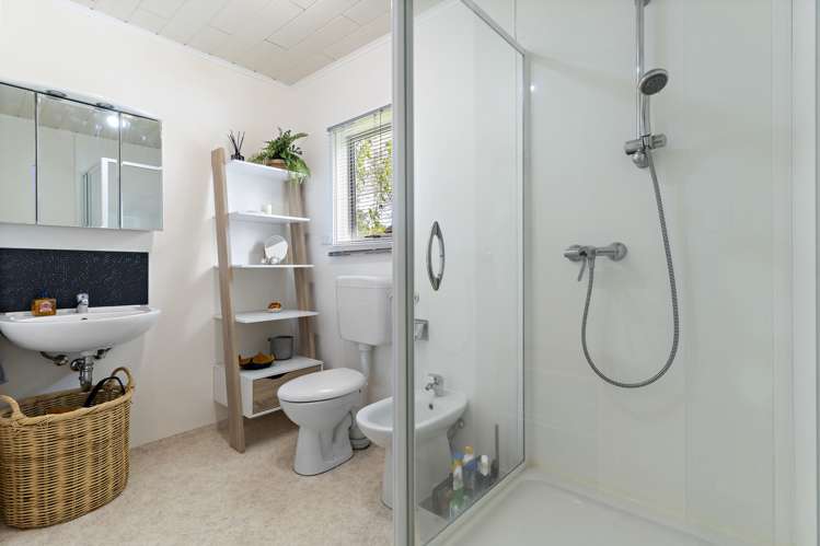 49 Charles Street Carterton_14