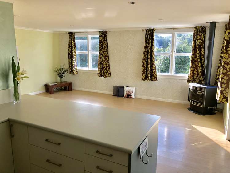 21 Home Street Manapouri_11