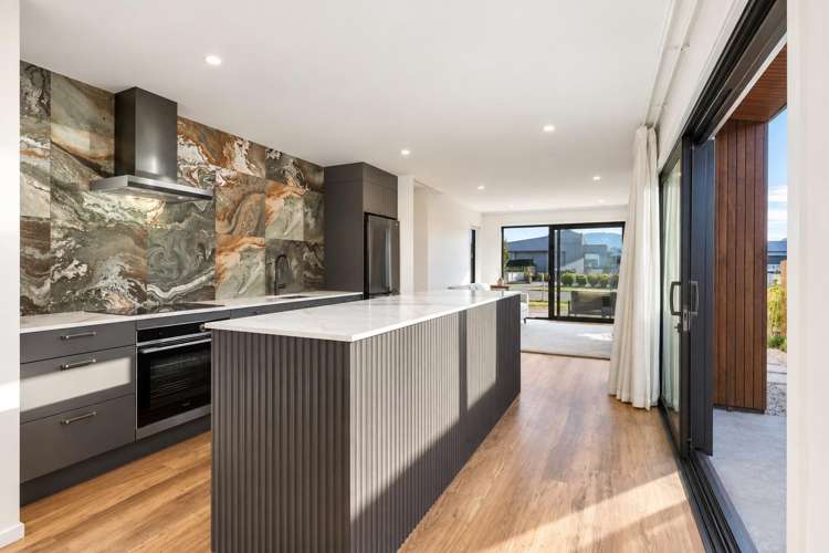 145 Burdon Loop Lake Hawea_2