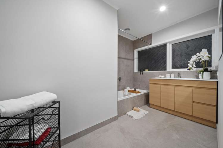 6 Youngs Road Papakura_18