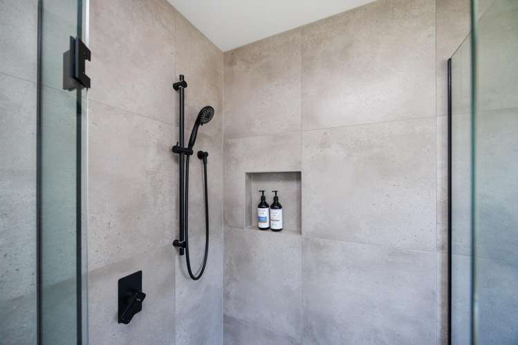 6 Ivy Lane Kelvin Grove_17
