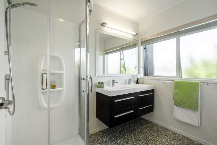 22 Summit Drive Torbay_16