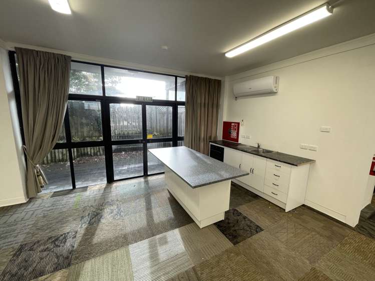 Unit 8, 81 Hillside Road Wairau Valley_9