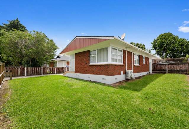 1/8 Edgewater Drive Pakuranga_1