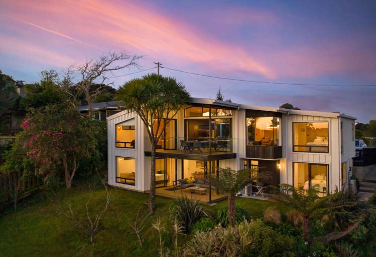 21 Point Street Raglan_41