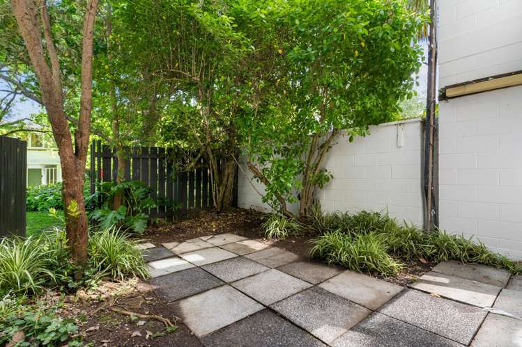 2/79 Beresford Street_2
