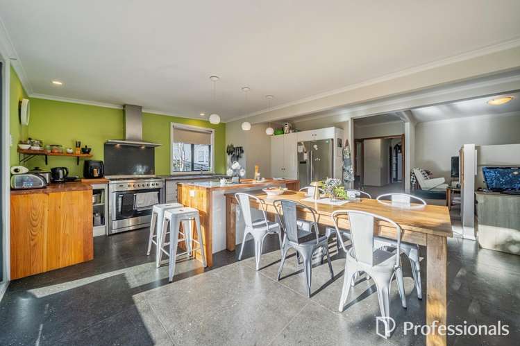 18 Burden Avenue Wainuiomata_25