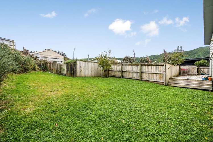 8 Hastings Grove Wainuiomata_13