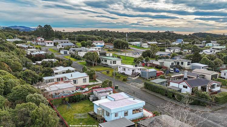 7 Kowhai Street Kaka Point_13