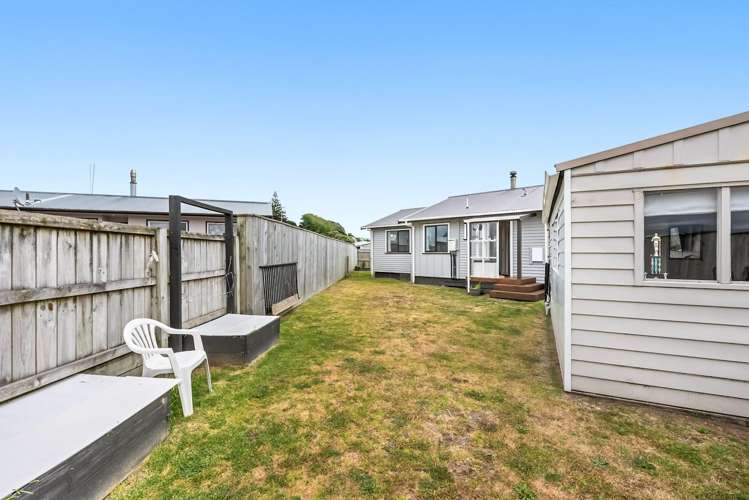 1 Colenso Place ōtaki Beach_23